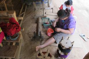woman-weaving